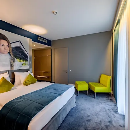 Mercure Hotel Berlin Wittenbergplatz 4*